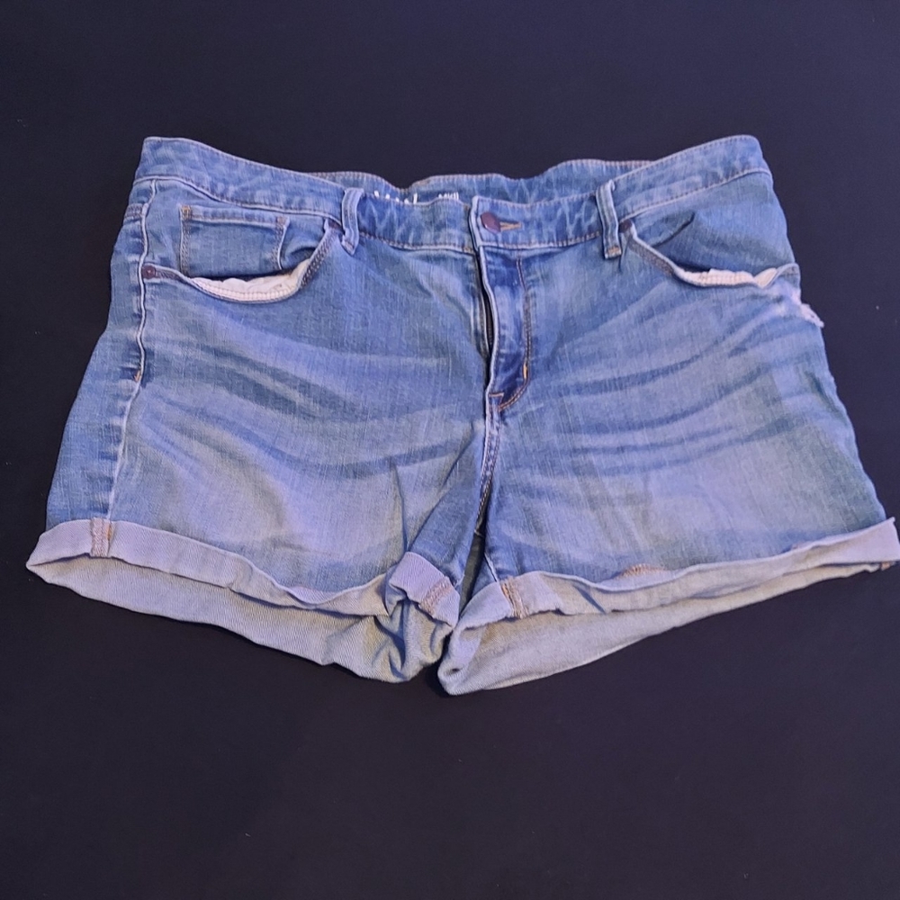 Cuffed shorts
